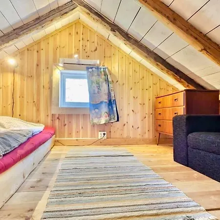 Husky Farm Cabin At Offtrack Experience Overbygd