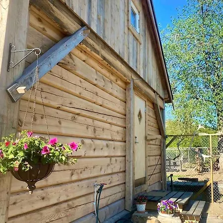 Chalet Husky Farm Cabin At Offtrack Experience *