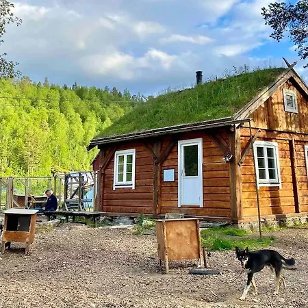 Alpesi faház Husky Farm Cabin At Offtrack Experience *